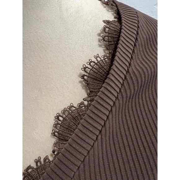 Trendy Queen Brown Ribbed Long Sleeve Top Lace Trim V-Neck Women’s Small - Picture 3 of 8